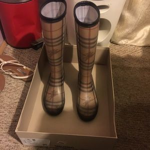 Classic Burberry Rain boots 37☺️