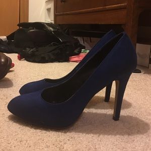 Rock & Republic dark blue pumps