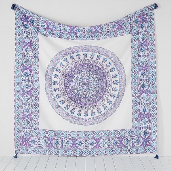 ❤️NWT Urban Outfitters Tapestry❤️ - Picture 3 of 3