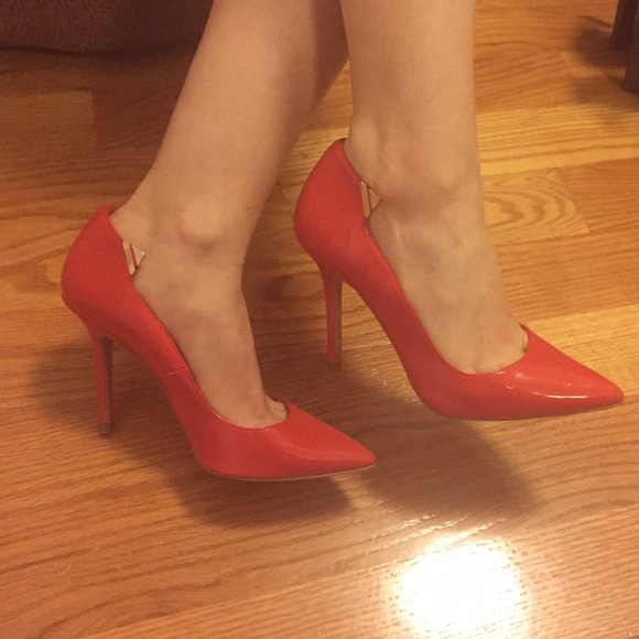 Zara Red Pointed Court Shoes - Picture 4 of 4