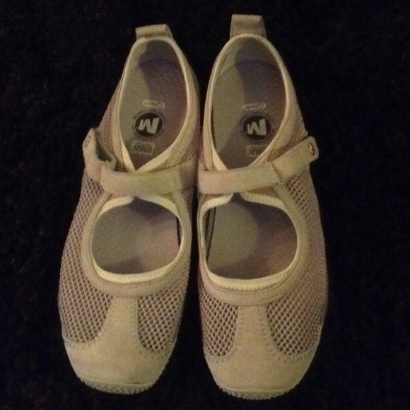 Merriell Air Cushion shoes.  NEW Super comfy