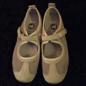 Merriell Air Cushion shoes.  NEW Super comfy
