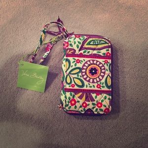 NWT Vera Bradley Carry It All Wristlet