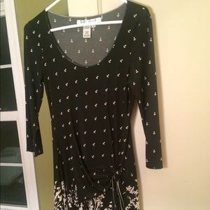 Fitted, 3/4 sleeve Max Studio Black Dress