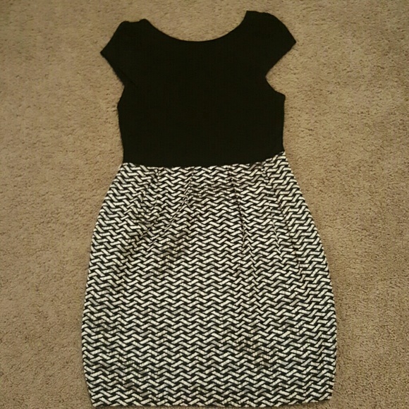 Alice Olivia Dress - Picture 1 of 4