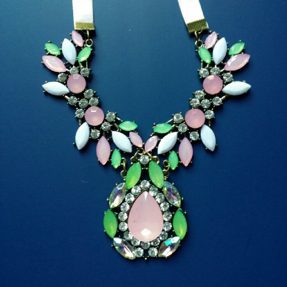 New Gem Luxury Short Elegant Flower Neclace