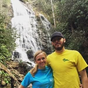 Meet your Posher, Lara