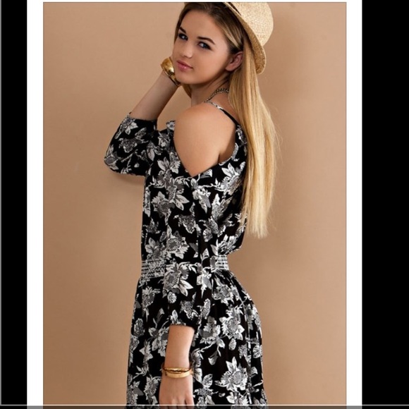 NEW Sassy Cold off shoulder floral summer dress - Picture 3 of 5