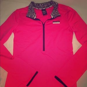 SALE✨Victoria's Secret Ultimate Athletic Top