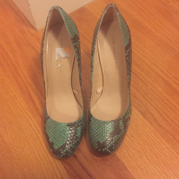 Zara Green Python Heels - Picture 3 of 4