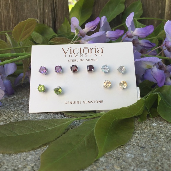 💎Victoria Townsend Sterling Stud Earrings💎