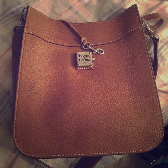 Dooney and Bourke Crossbody *ALL LEATHER*