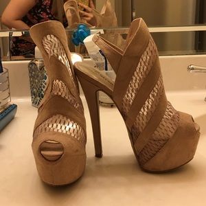 Zigisoho heels ! Size 6