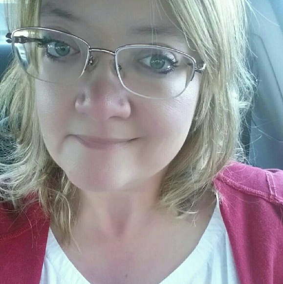 Meet your Posher, Michelle - Picture 1 of 1