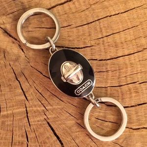 Coach Black Enamel Turnlock Valet Key Ring