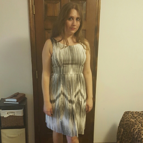 Adrianna Papell Black & White Print Sleeveless Dress w/ Tie Belt Size 10 - Picture 13 of 14