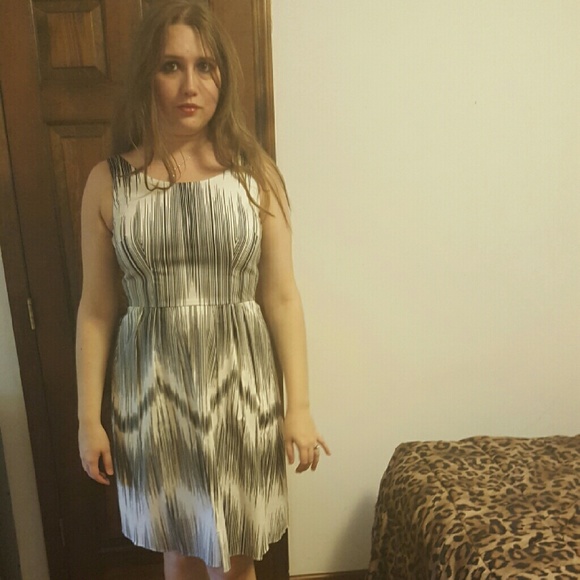 Adrianna Papell Black & White Print Sleeveless Dress w/ Tie Belt Size 10 - Picture 14 of 14