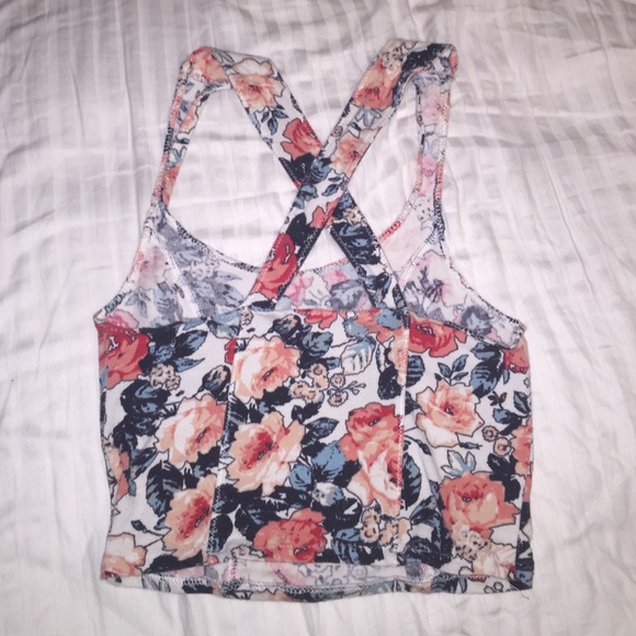 Urban Outfitters Crop Top - Picture 2 of 2