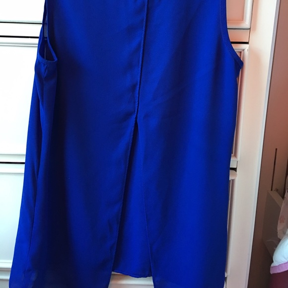 2 Express Tops - Picture 2 of 4