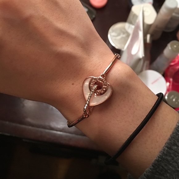 Heart shape bracelet