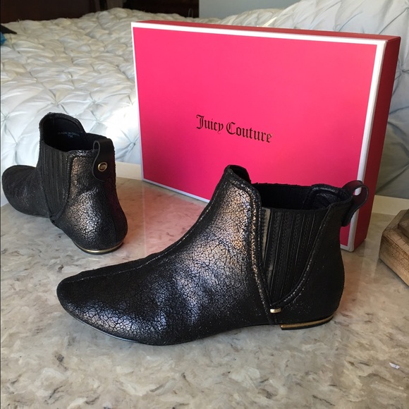 Juicy couture flat ankle booties