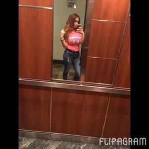 Meet your Posher, Jasiris