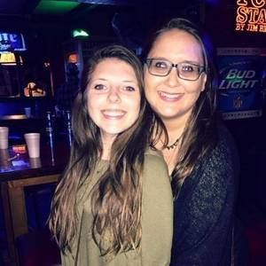 Meet your Posher, Caitlin