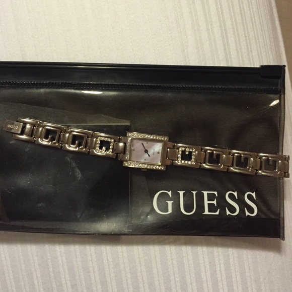 Guess watch - Picture 3 of 3