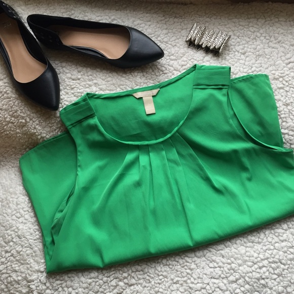 ❌SOLD❌Banana Republic Green Blouse Sleeveless NWOT