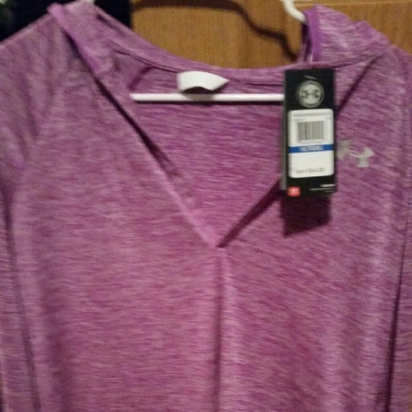 Under Armour  light weight hooded shirt