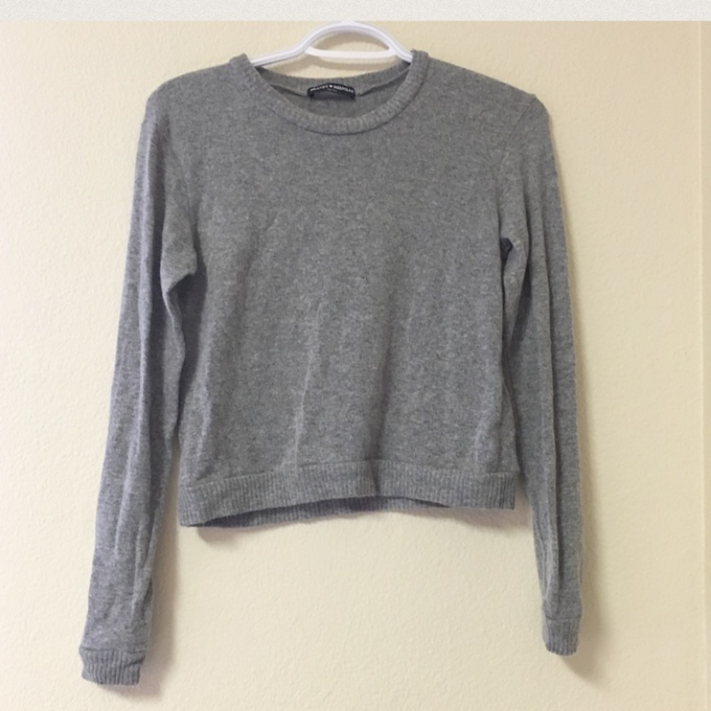✖️SOLD✖️Grey Brandy cropped sweater
