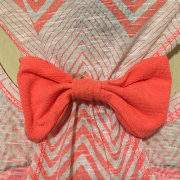 🎀cute zigzag tank top🎀 - Picture 3 of 3