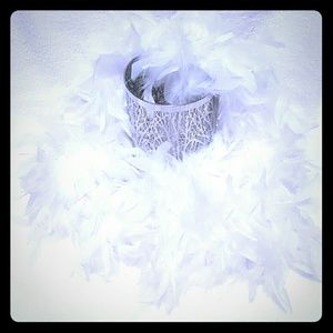 White feather boa