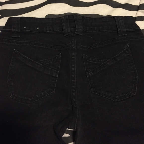 Black skinny jeans - Picture 2 of 3