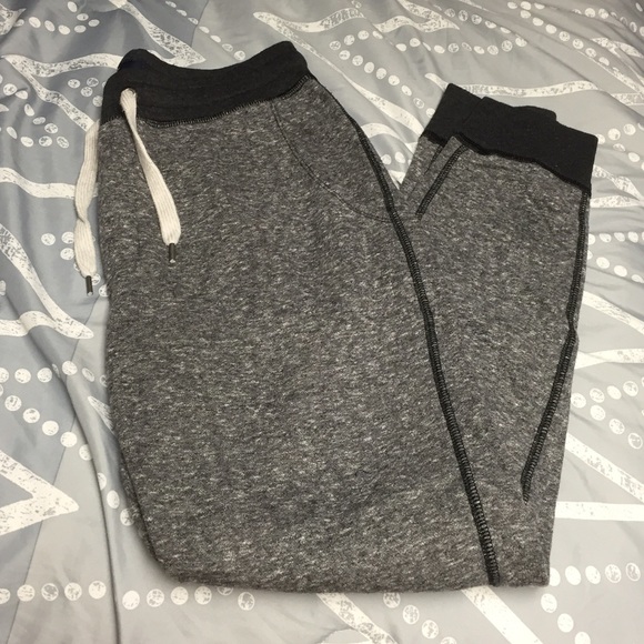 American Eagle joggers (Small)