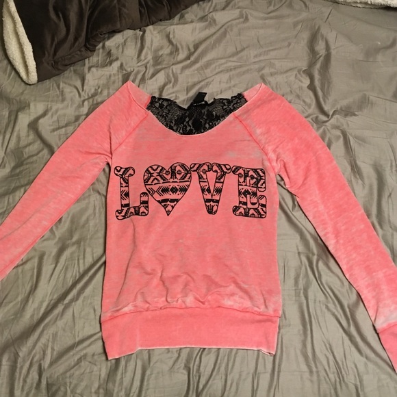 Wide necked love long sleeved shirt!