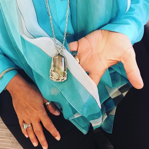 🆕 Statement Necklace - Picture 2 of 4