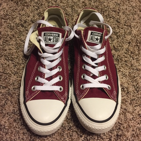 Maroon Converse !!!!