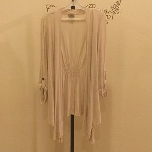 Cream quarter length sleeve cardigan