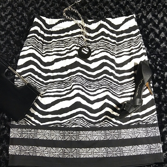 Chico's Black/White Print Skirt
