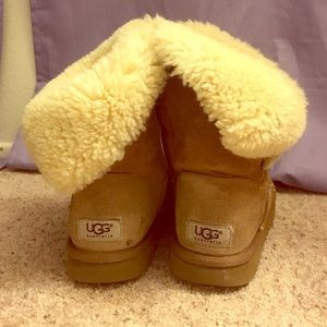 Temporary price drop! Bailey short Ugg. Size 7.