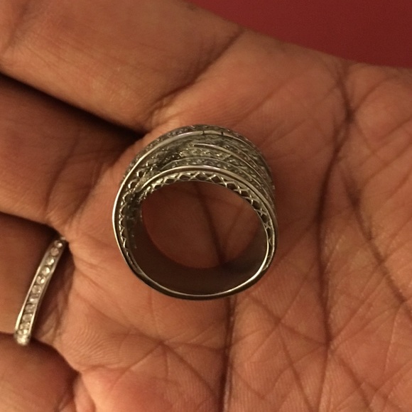 Pretty silver ring - Picture 3 of 3