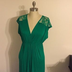 ‼️ MOVING SALE‼️Lacey Back Green Maxi Dress! 👗