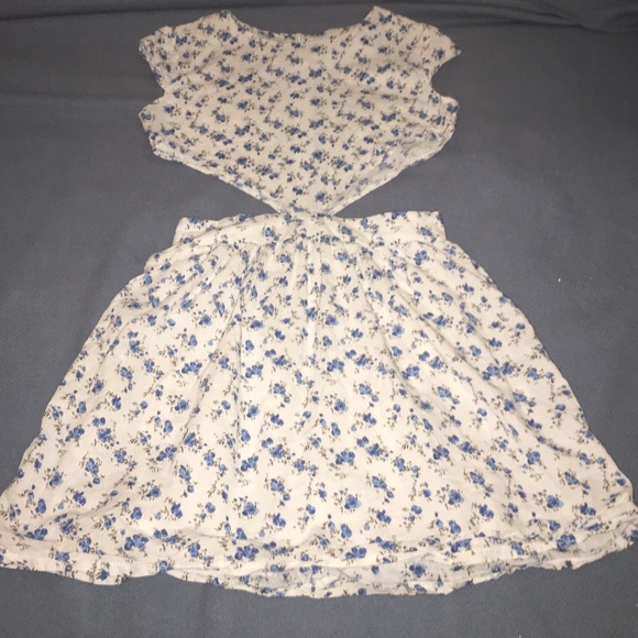 Flirty cotton white and blue flower print dress.