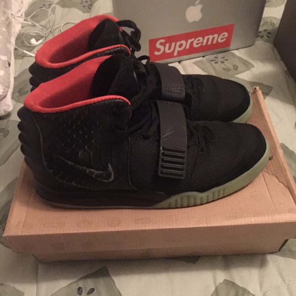 Nike air yeezy 2 solar reds