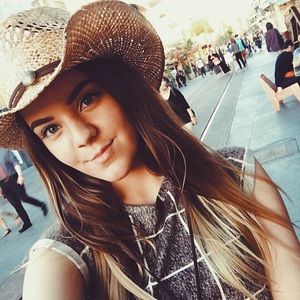 Meet your Posher, Karina