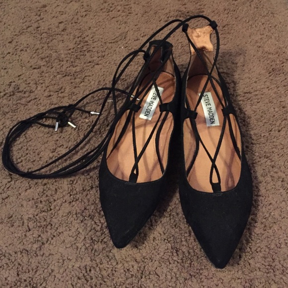Lace up pointed black flats