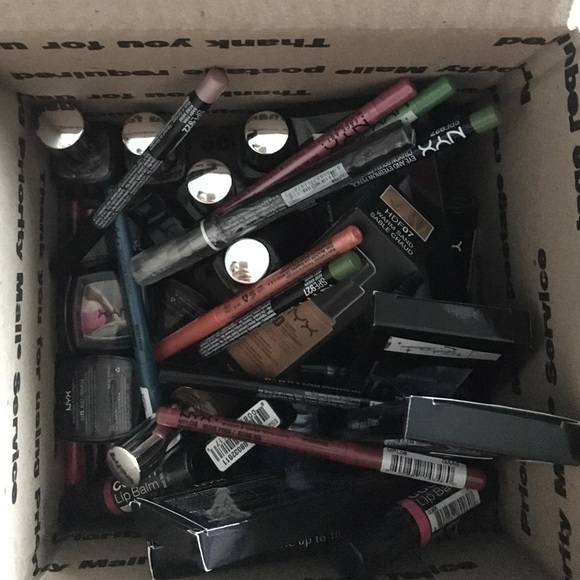 **LAST ONE** Lot of 45pcs NYX random cosmetics - Picture 3 of 3