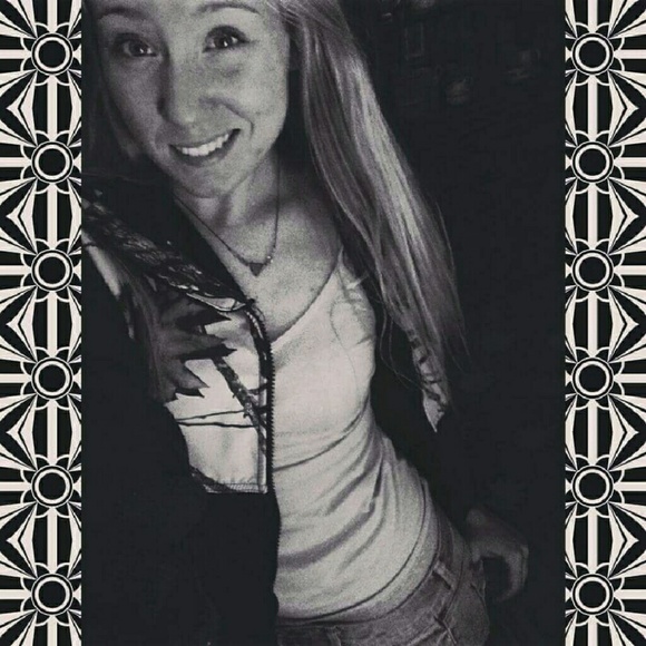 MEET YOUR SELLER! ? - Picture 3 of 4