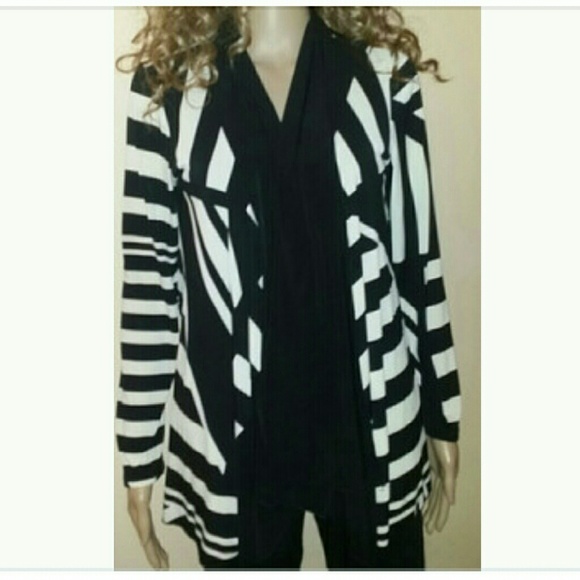 NEW Black & White Striped Sweater sz sml